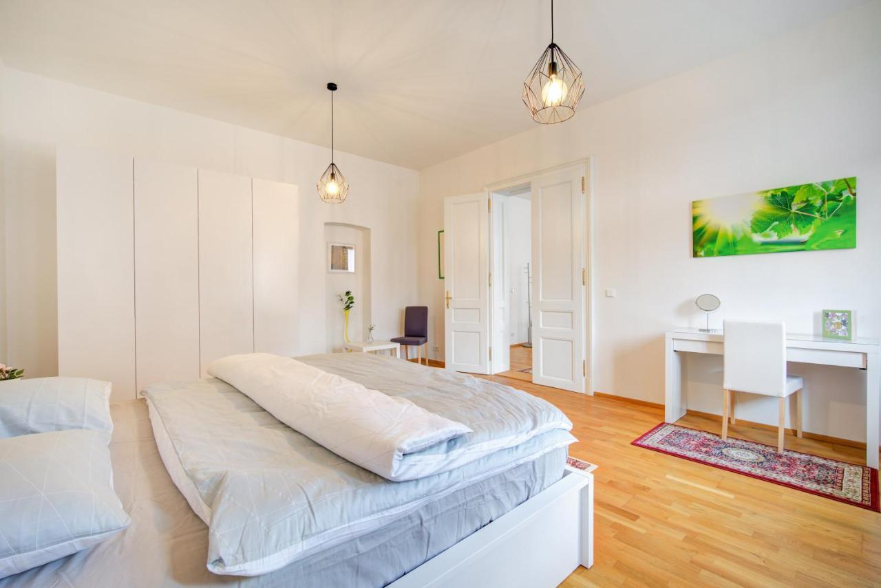 Bishop Apartments Брно Экстерьер фото