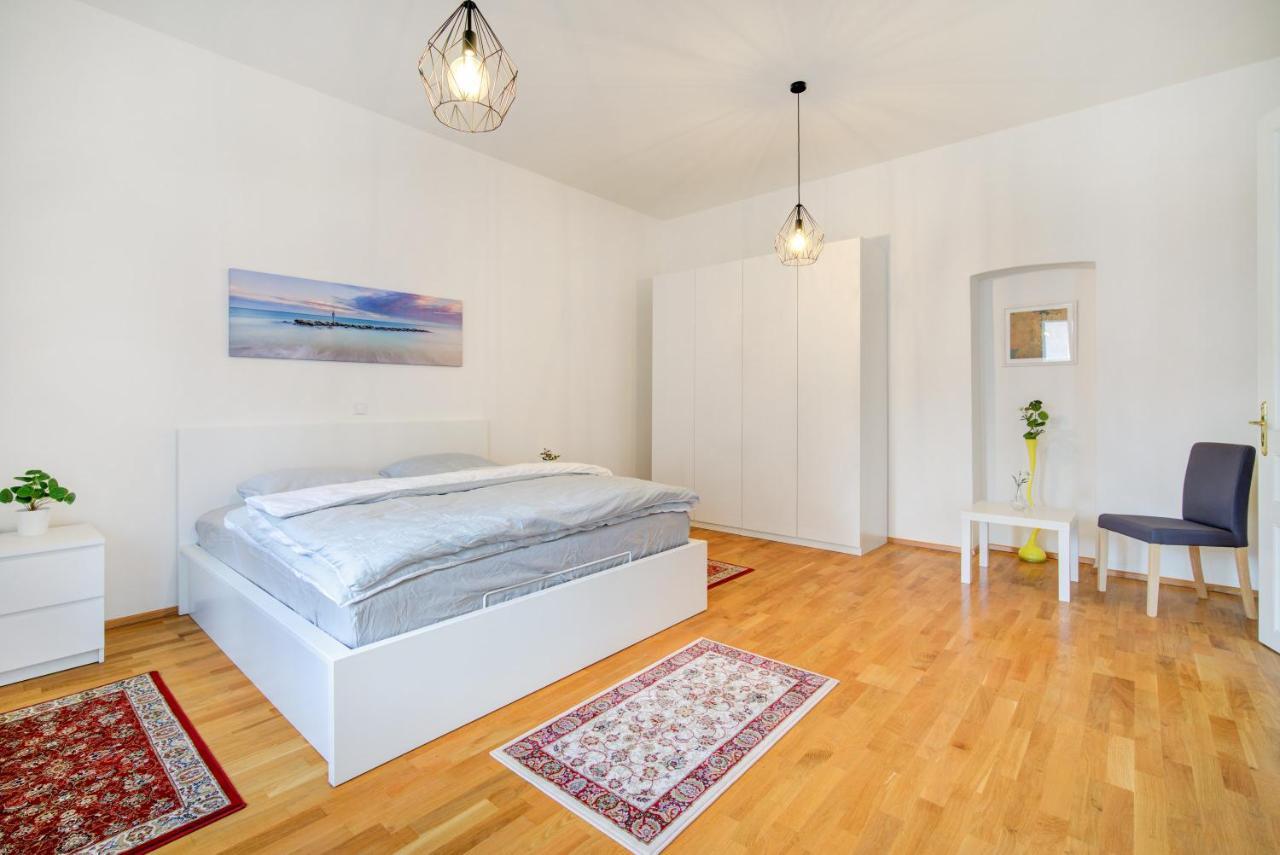 Bishop Apartments Брно Экстерьер фото