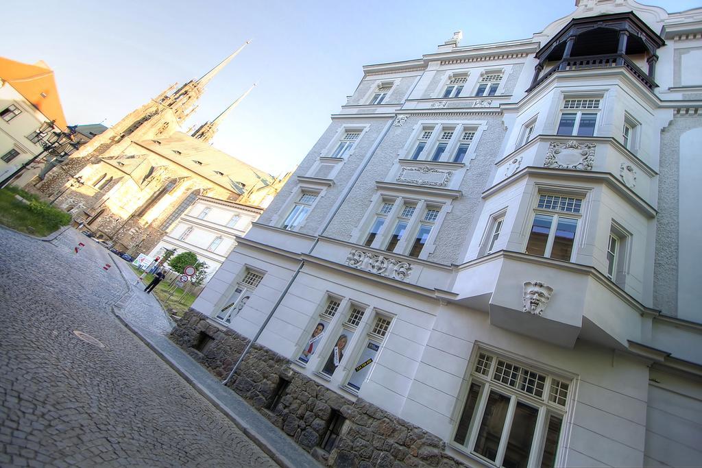 Bishop Apartments Брно Экстерьер фото